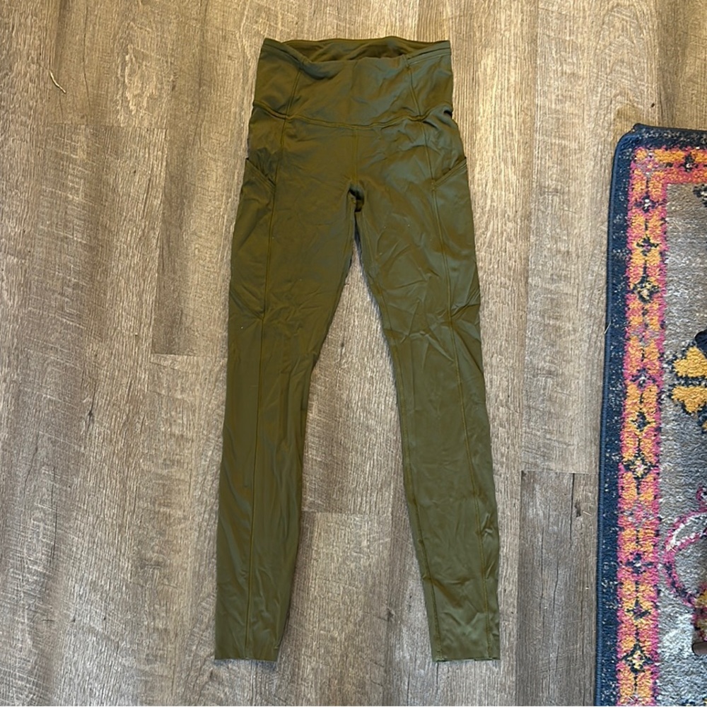 Lululemon Athletica Green Leggings with Stretchy Fit